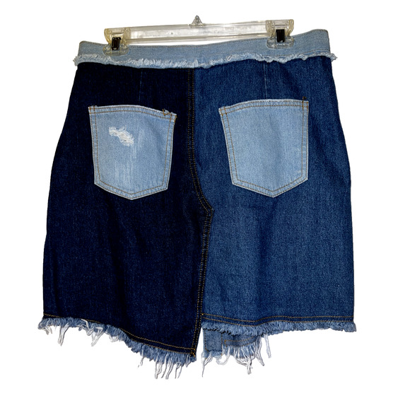 SIGNATURE 8 Skirt Women's Sz L Large 2-tone Blue Denim Button Tab Slant Closure - Picture 2 of 3